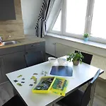 Haus-itjen-blau-4 *