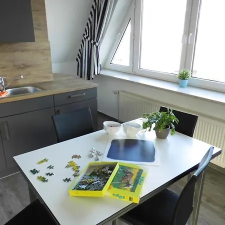 Haus-itjen-blau-4 *