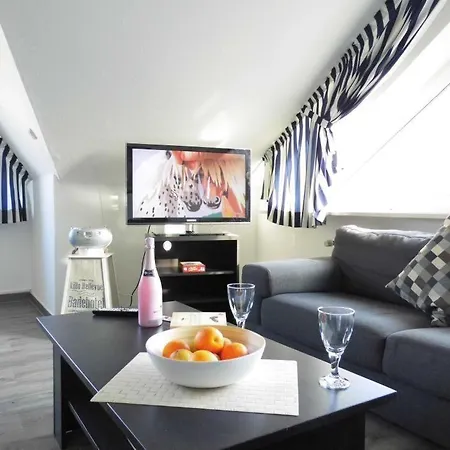 Haus-itjen-blau-4 * Cuxhaven